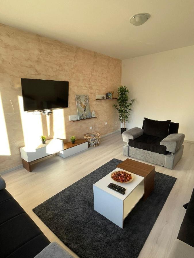 Apartment 51 - Bright, Spacious, Lux 1 Bedroom In The City Center - Stari Grad بلغراد المظهر الخارجي الصورة